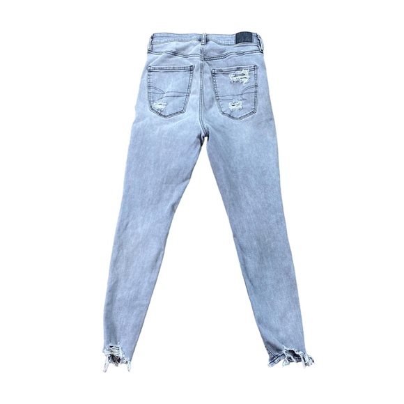Woman’s American Eagle gray distressed super hi-rise jeggings size 6 SHORT - Picture 2 of 4